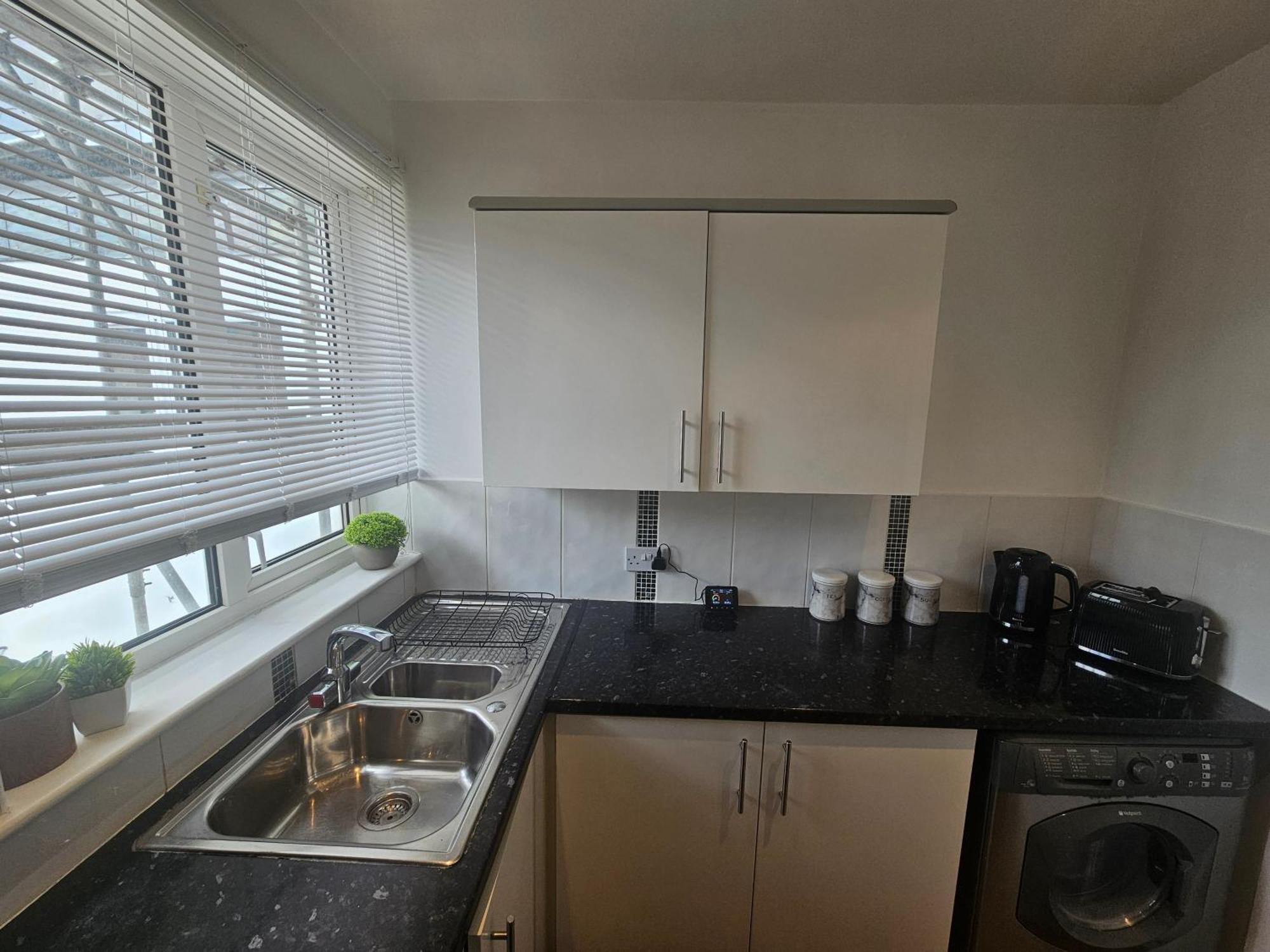 St Albans City Stays - Near Luton Airport - St Albans Abbey & City Train Station - Close To London- Harry Potter World - The Odyssey Cinema - Abbey Cathedral- Contractors I Business I Leisure- Sleeps Upto 6 People Bagian luar foto