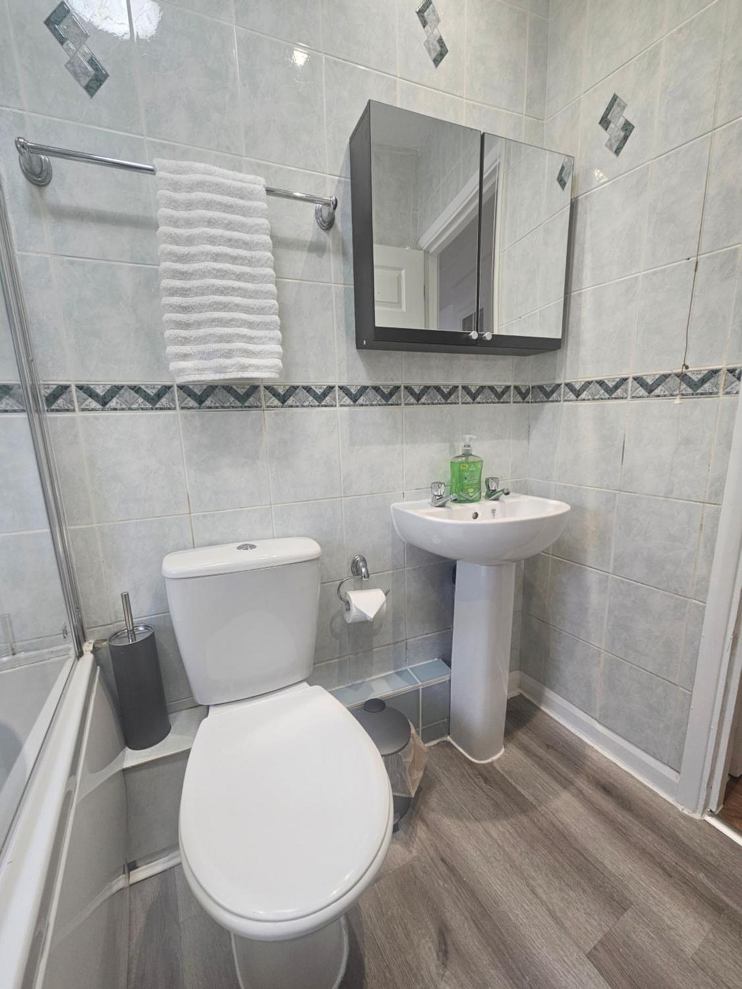 St Albans City Stays - Near Luton Airport - St Albans Abbey & City Train Station - Close To London- Harry Potter World - The Odyssey Cinema - Abbey Cathedral- Contractors I Business I Leisure- Sleeps Upto 6 People Bagian luar foto