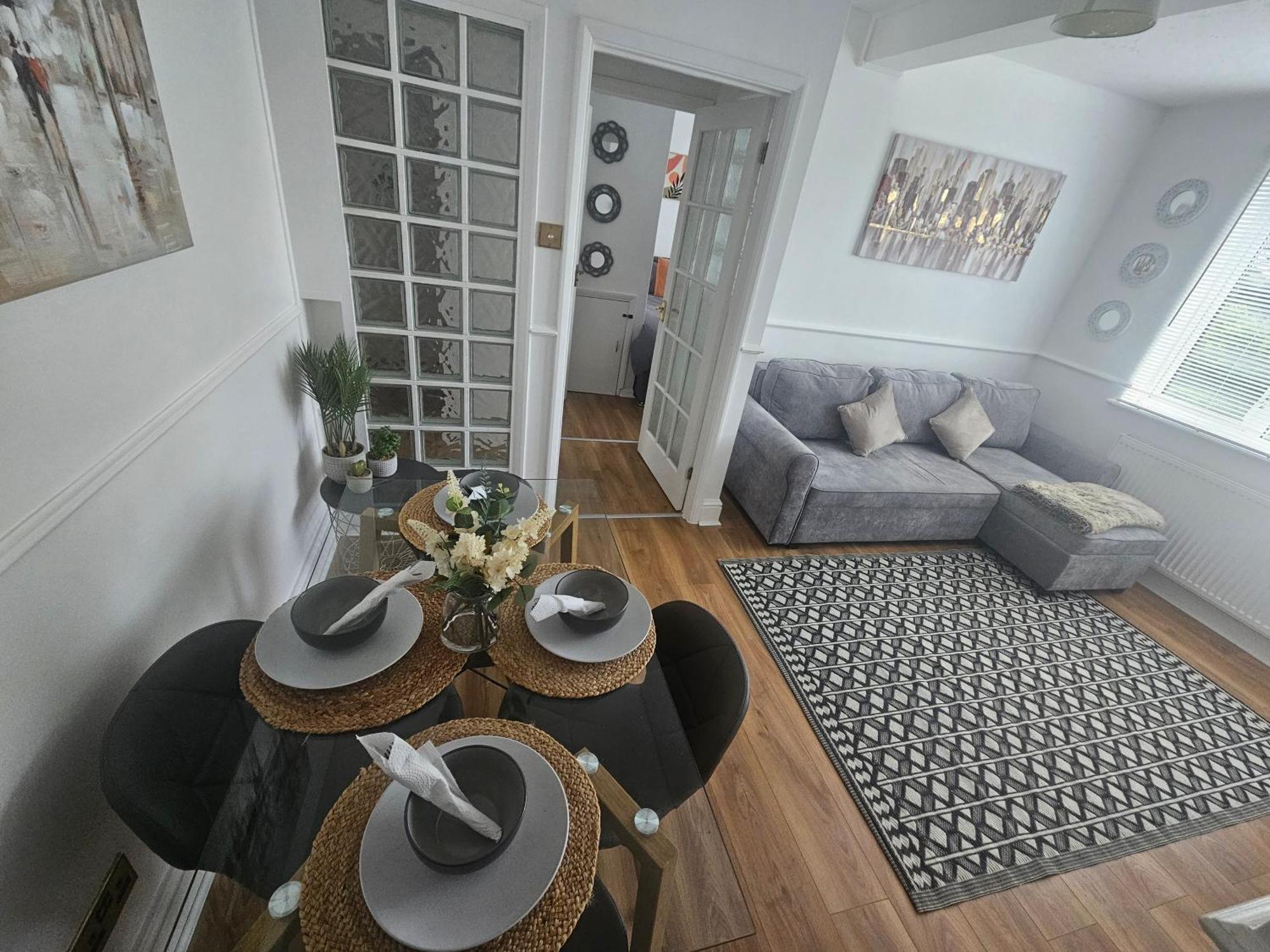 St Albans City Stays - Near Luton Airport - St Albans Abbey & City Train Station - Close To London- Harry Potter World - The Odyssey Cinema - Abbey Cathedral- Contractors I Business I Leisure- Sleeps Upto 6 People Bagian luar foto